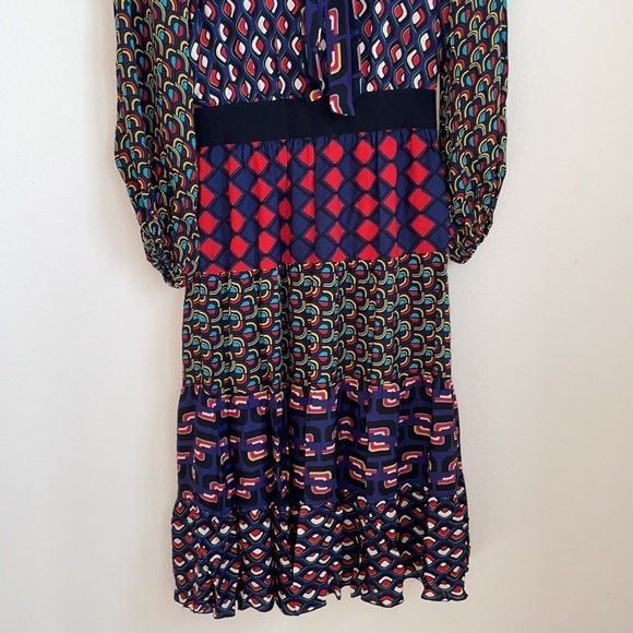 Alice+Olivia Karolina Blouson Sleeve Midi Dress in Mod Moon 2 - Picture 8 of 15